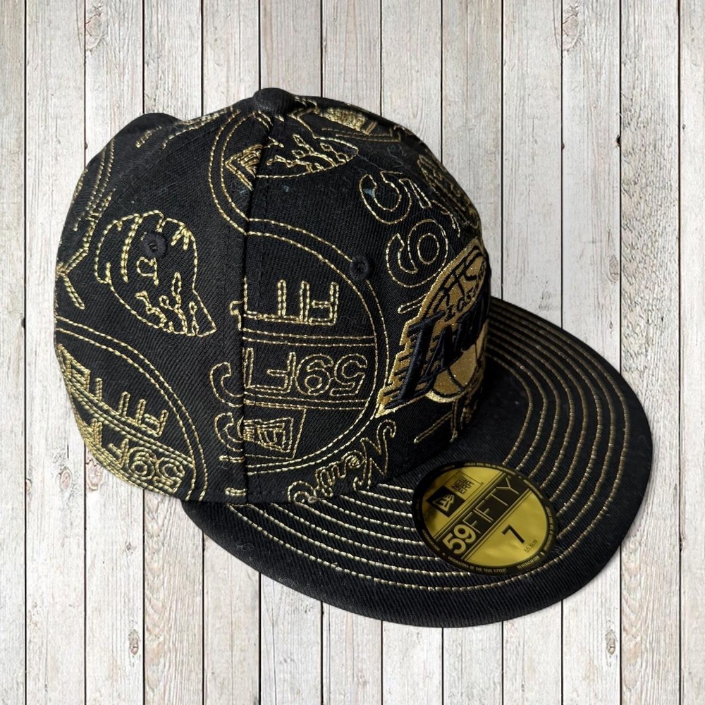 New Era Mens Los Angeles Lakers 59FIFTY Fitted Hat Black Gold All Over Size 7 - Picture 3 of 6